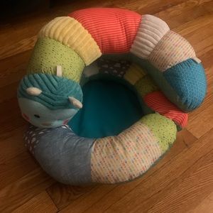 Infantino Go Gaga Prop-a-Pillar